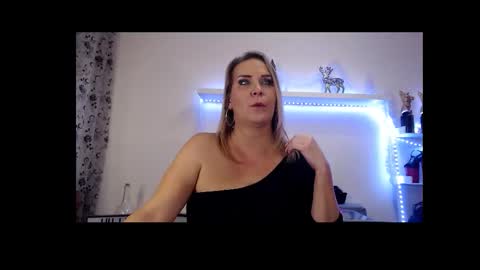 Snapshot of juliapink6 chatting on 02-10-26, 10:47 Julia online show from 02-10-26, 10:47