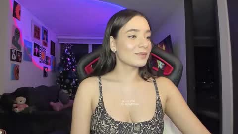 Snapshot of julidavila chatting on 01-17-26, 01:54 Jeimy Help me to reach 100 thumbs up online show from 01-17-26, 01:54