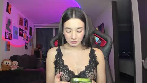 Snapshot of julidavila chatting on 03-06-26, 12:07 Jeimy Help me to reach 100 thumbs up online show from 03-06-26, 12:07