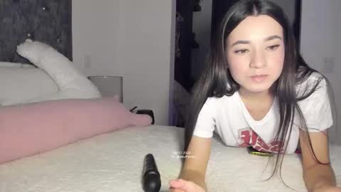 Snapshot of julidavila chatting on 03-12-26, 12:06 Jeimy Help me to reach 100 thumbs up online show from 03-12-26, 12:06