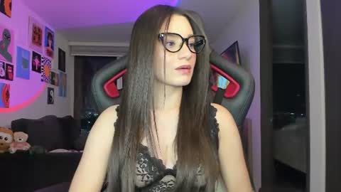 Snapshot of julidavila chatting on 06-11-26, 12:08 Jeimy Help me to reach 100 thumbs up online show from 06-11-26, 12:08