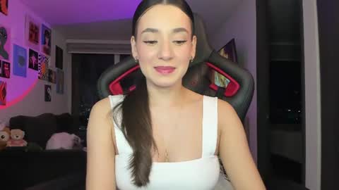 Snapshot of julidavila chatting on 06-13-26, 12:52 Jeimy Help me to reach 100 thumbs up online show from 06-13-26, 12:52
