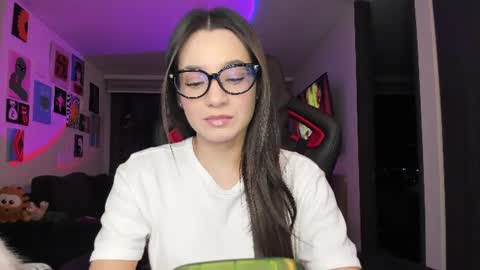 Snapshot of julidavila chatting on 07-02-26, 01:38 Jeimy Help me to reach 100 thumbs up online show from 07-02-26, 01:38
