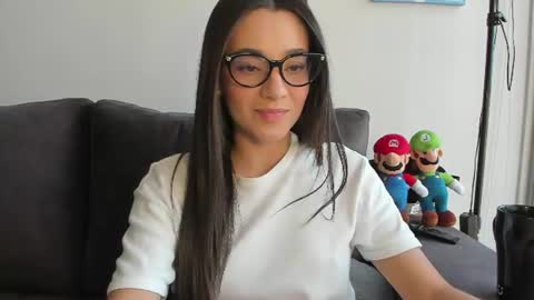 Snapshot of julidavila chatting on 07-26-26, 10:49 Jeimy Help me to reach 100 thumbs up online show from 07-26-26, 10:49