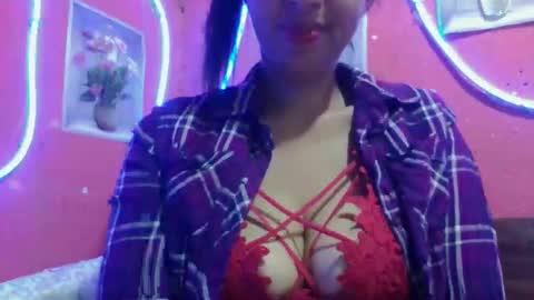 julie0612 online show from 04-05-26, 07:00