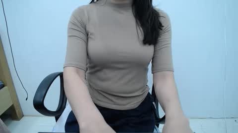 julie9x online show from 11-30-25, 09:19