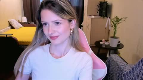 Julie online show from 05-16-26, 02:27