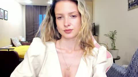 Julie online show from 06-20-26, 02:42