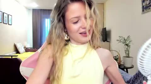 Julie online show from 06-21-26, 04:37