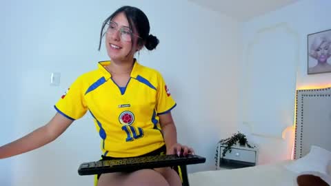 juliee_ross online show from 04-29-26, 12:20