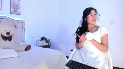 juliee_ross online show from 04-30-26, 12:44