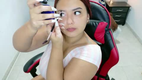 Snapshot of julieeta_castillo chatting on 06-21-26, 07:44 julieta online show from 06-21-26, 07:44