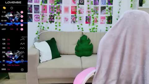 Snapshot of juliehill chatting on 03-12-26, 08:09 juliehill online show from 03-12-26, 08:09