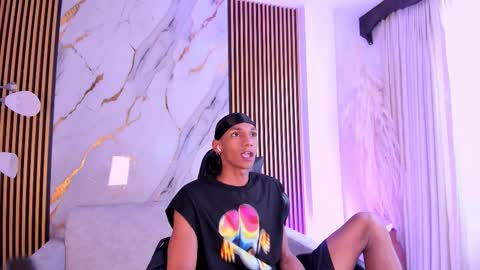 Julien online show from 10-05-25, 02:04