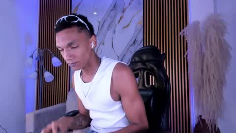 Julien online show from 04-22-26, 11:45