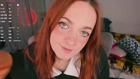 Snapshot of juliet_schoolgirl chatting on 01-12-26, 10:37 Juliet online show from 01-12-26, 10:37