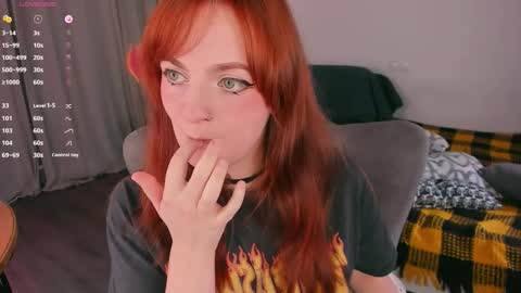 Snapshot of juliet_schoolgirl chatting on 02-09-26, 04:00 Juliet online show from 02-09-26, 04:00