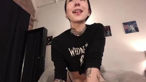 juliet_sourire online show from 02-18-25, 01:32