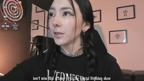 juliet_sourire online show from 10-04-25, 02:04