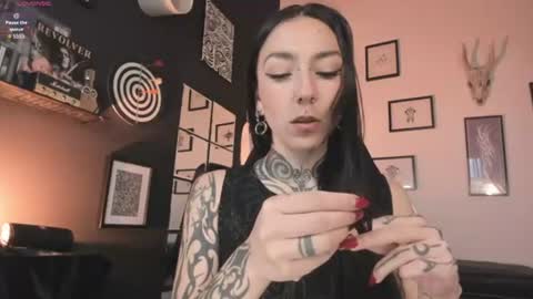 juliet_sourire online show from 08-04-26, 01:46