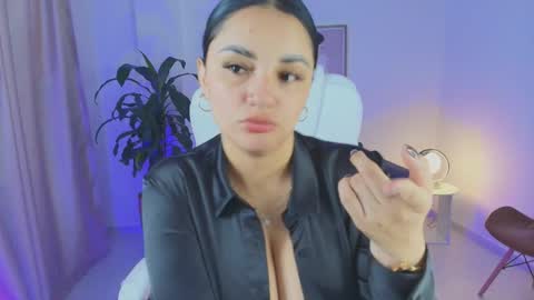 Julieta92  online show from 12-22-25, 10:07