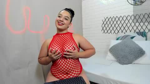julieta_333 online show from 02-01-25, 12:47