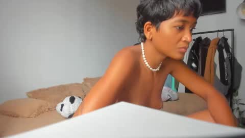 Snapshot of julieta__cooper chatting on 11-16-25, 10:04 Juli online show from 11-16-25, 10:04