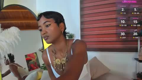 Snapshot of julieta__cooper chatting on 11-27-25, 04:42 Juli online show from 11-27-25, 04:42