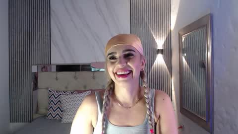 Snapshot of julieta__fox_ chatting on 02-04-26, 02:17 julieta__fox_ online show from 02-04-26, 02:17