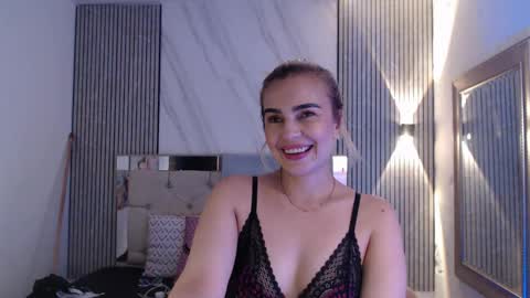 julieta__fox_ online show from 04-30-26, 08:26