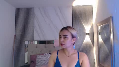 julieta__fox_ online show from 05-12-26, 04:26
