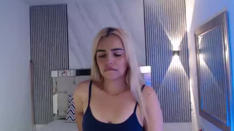 julieta__fox_ online show from 06-17-26, 07:15