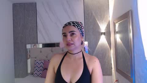 julieta__fox_ online show from 06-19-26, 05:06
