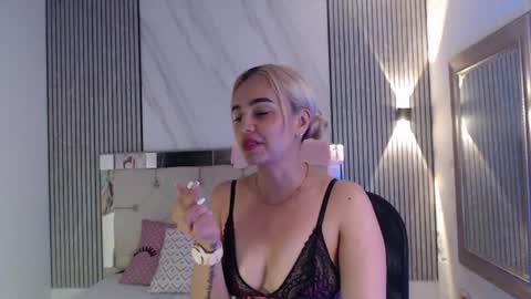 julieta__fox_ online show from 06-22-26, 03:25