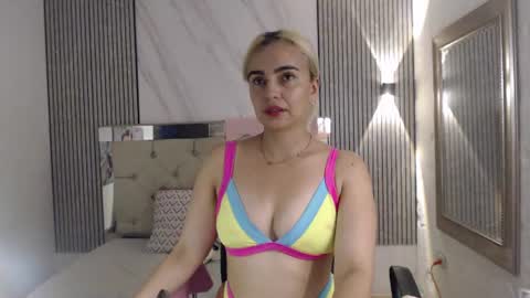 julieta__fox_ online show from 06-23-26, 07:23