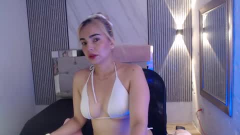 julieta__fox_ online show from 06-28-26, 07:20