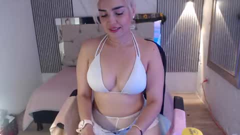 julieta__fox_ online show from 07-14-26, 08:14