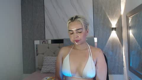 julieta__fox_ online show from 07-28-26, 04:27