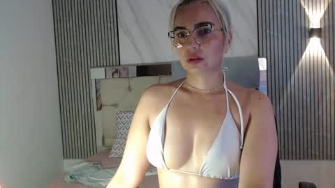 julieta__fox_ online show from 07-28-26, 09:36