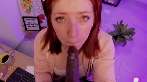 Snapshot of julieta_alves chatting on 07-17-26, 10:33 July online show from 07-17-26, 10:33