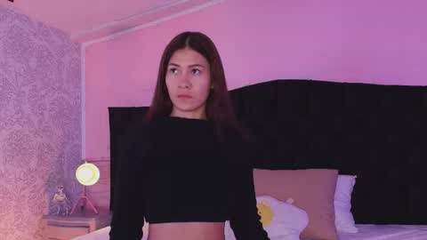 Snapshot of julieta_cortes__ chatting on 07-22-26, 11:57 Julieta online show from 07-22-26, 11:57