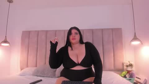 Snapshot of julieta_jane_ chatting on 10-13-25, 03:39 Julieta online show from 10-13-25, 03:39