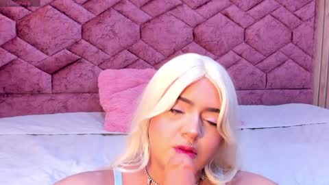 Snapshot of julieta_sweett20 chatting on 05-20-26, 01:06 Julieta online show from 05-20-26, 01:06
