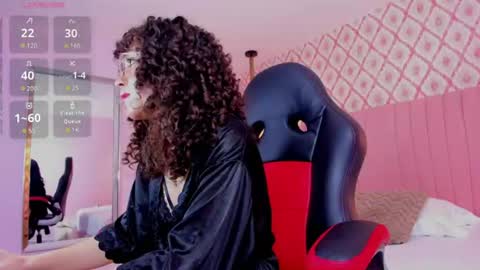 Snapshot of julieta_windsor chatting on 06-17-26, 12:18 JULIETA online show from 06-17-26, 12:18