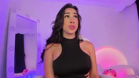 Snapshot of julietabomgv chatting on 12-19-24, 01:28 julietabomgv online show from 12-19-24, 01:28
