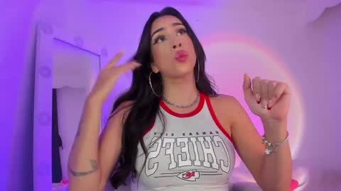 Snapshot of julietabomgv chatting on 01-21-25, 03:37 julietabomgv online show from 01-21-25, 03:37