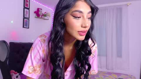 Snapshot of julietacheer chatting on 09-29-25, 02:33 Julieta online show from 09-29-25, 02:33