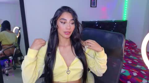 Snapshot of julietacheer chatting on 12-17-25, 01:33 Julieta online show from 12-17-25, 01:33