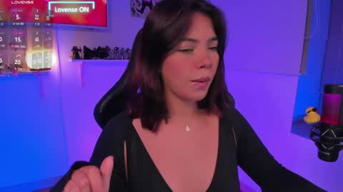 Snapshot of julietariverss chatting on 04-18-26, 09:24 Julieta online show from 04-18-26, 09:24