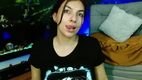 Snapshot of julieth_sex1 chatting on 07-03-26, 09:48 online show from 07-03-26, 09:48